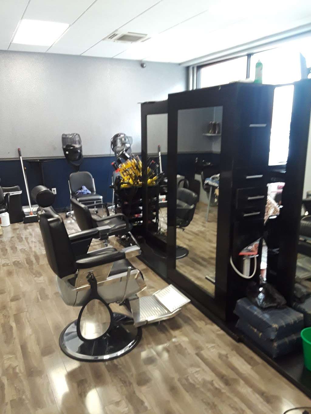 Brooklyns Finest Unisex Salon | 1149 Elton St, Brooklyn, NY 11239, USA | Phone: (718) 484-8931