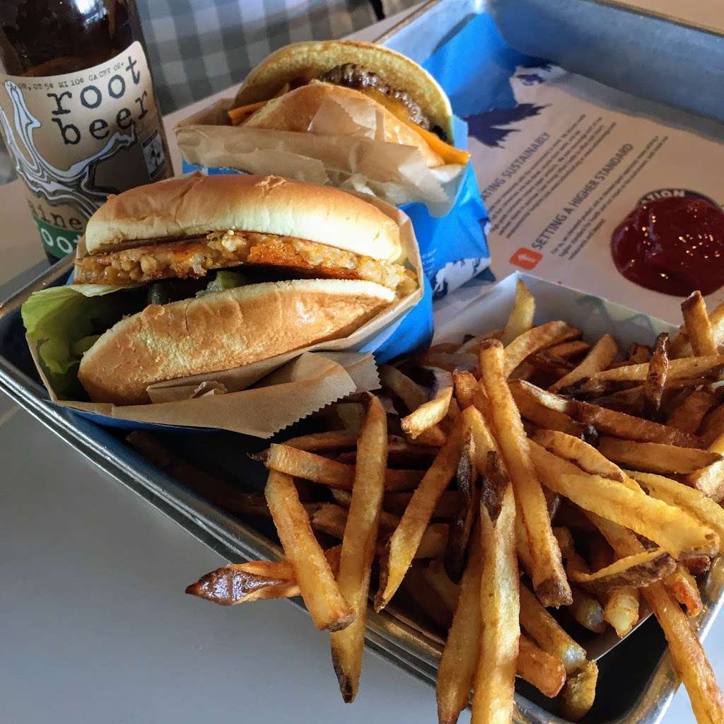 Elevation Burger | 108 Waterfront St, Oxon Hill, MD 20745 | Phone: (301) 567-9010