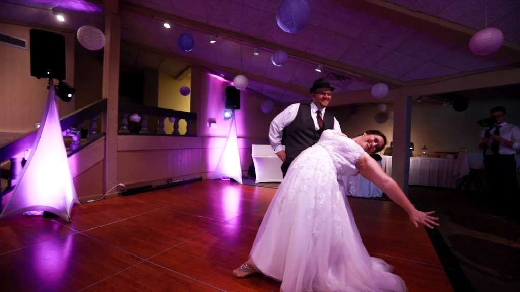 Social Style Dance Lessons | 3562 Hillside Dr, Delafield, WI 53018, USA | Phone: (414) 687-2222