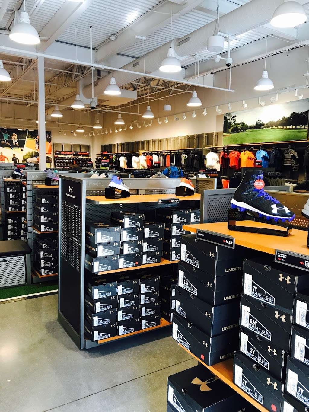 Under Armour Factory House | 100 S Premium Outlets Dr Suite 110, Blackwood, NJ 08012, USA | Phone: (856) 302-4559