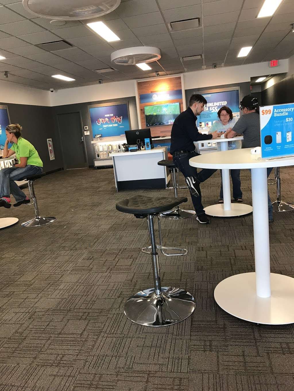 AT&T Store | 502 W Southline St, Cleveland, TX 77327, USA | Phone: (281) 432-2090