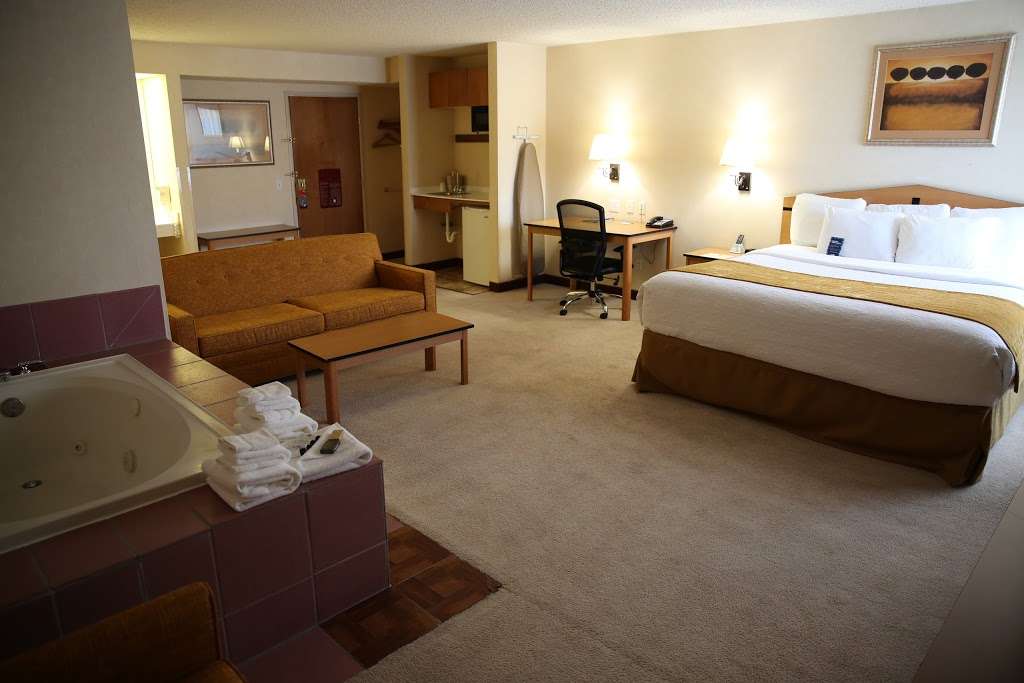 AmericInn by Wyndham, Denver Airport | 7010 Tower Rd, Denver, CO 80249, USA | Phone: (303) 373-5900