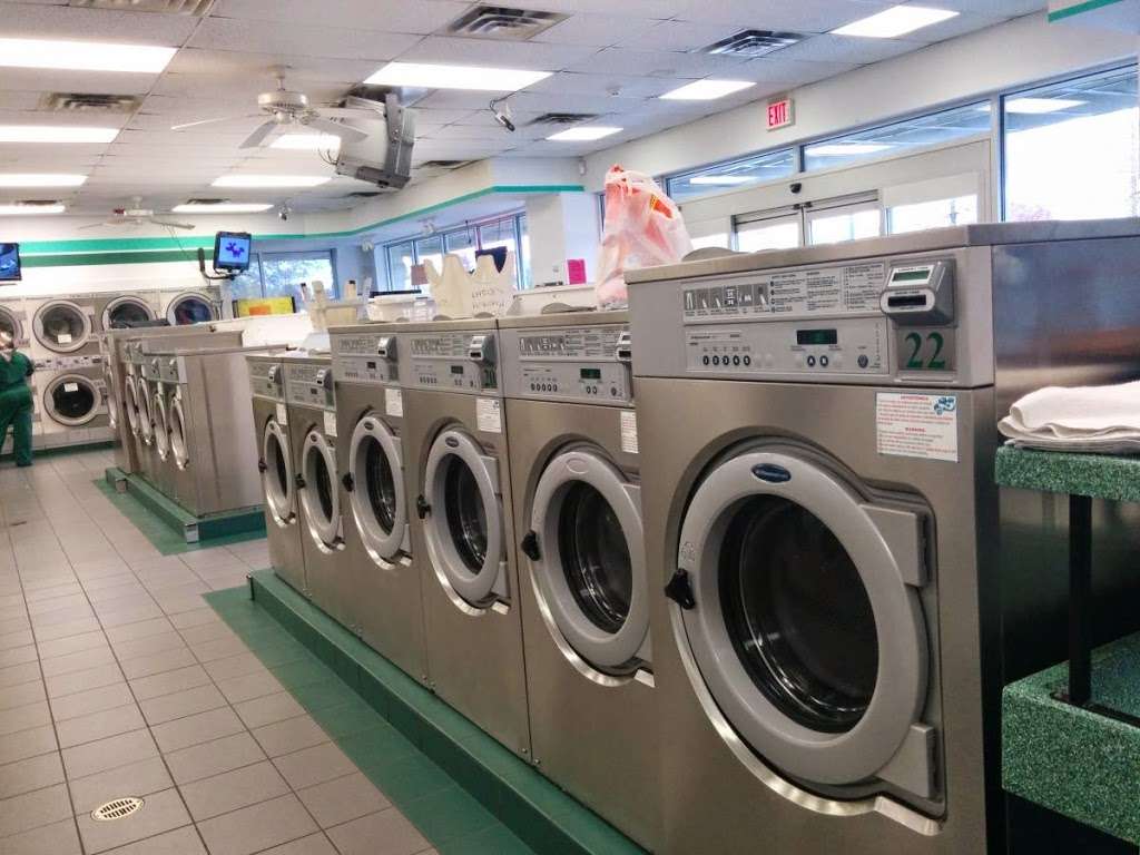 Mega Wash Laundromat | 900 E Arrowood Rd, Charlotte, NC 28273, USA | Phone: (704) 553-2711