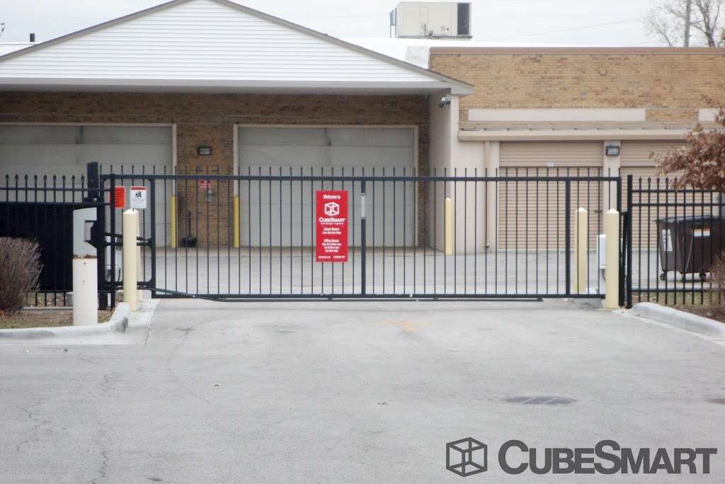 CubeSmart Self Storage | 6201 S Harlem Ave, Chicago, IL 60638, USA | Phone: (773) 586-0400