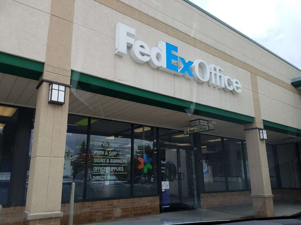 FedEx Office Print & Ship Center | 678 N Northwest Hwy, Park Ridge, IL 60068, USA | Phone: (847) 823-9360