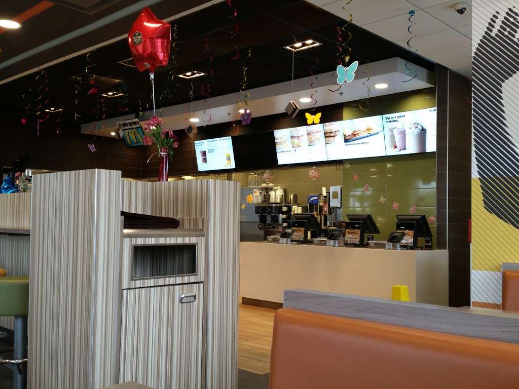 McDonalds | 12704 E Walter Payton Memorial Highway, Plano, IL 60545, USA | Phone: (630) 552-7084