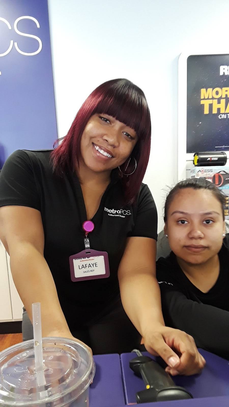 Metro by T-Mobile | 2503 Dixie Hwy Ste D, Louisville, KY 40216, USA | Phone: (502) 778-1200