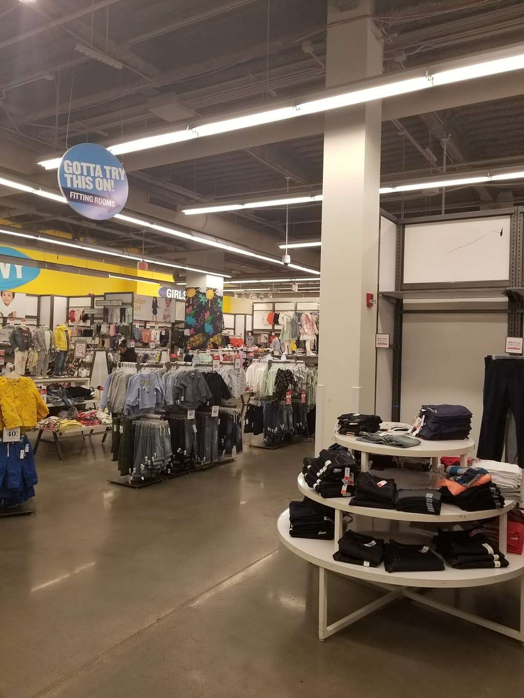 Old Navy | 205 Market Street, Yonkers, NY 10710, USA | Phone: (914) 376-0137