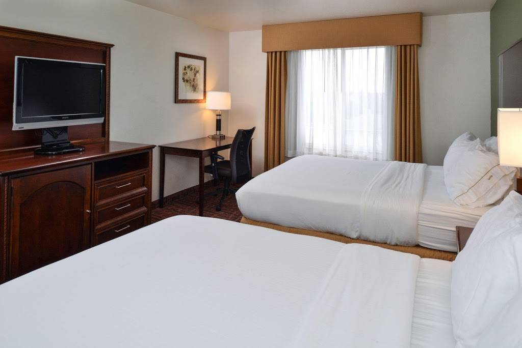 Holiday Inn Express & Suites Cherry Hills | 6939 N 102nd Cir, Omaha, NE 68122, USA | Phone: (402) 505-8181