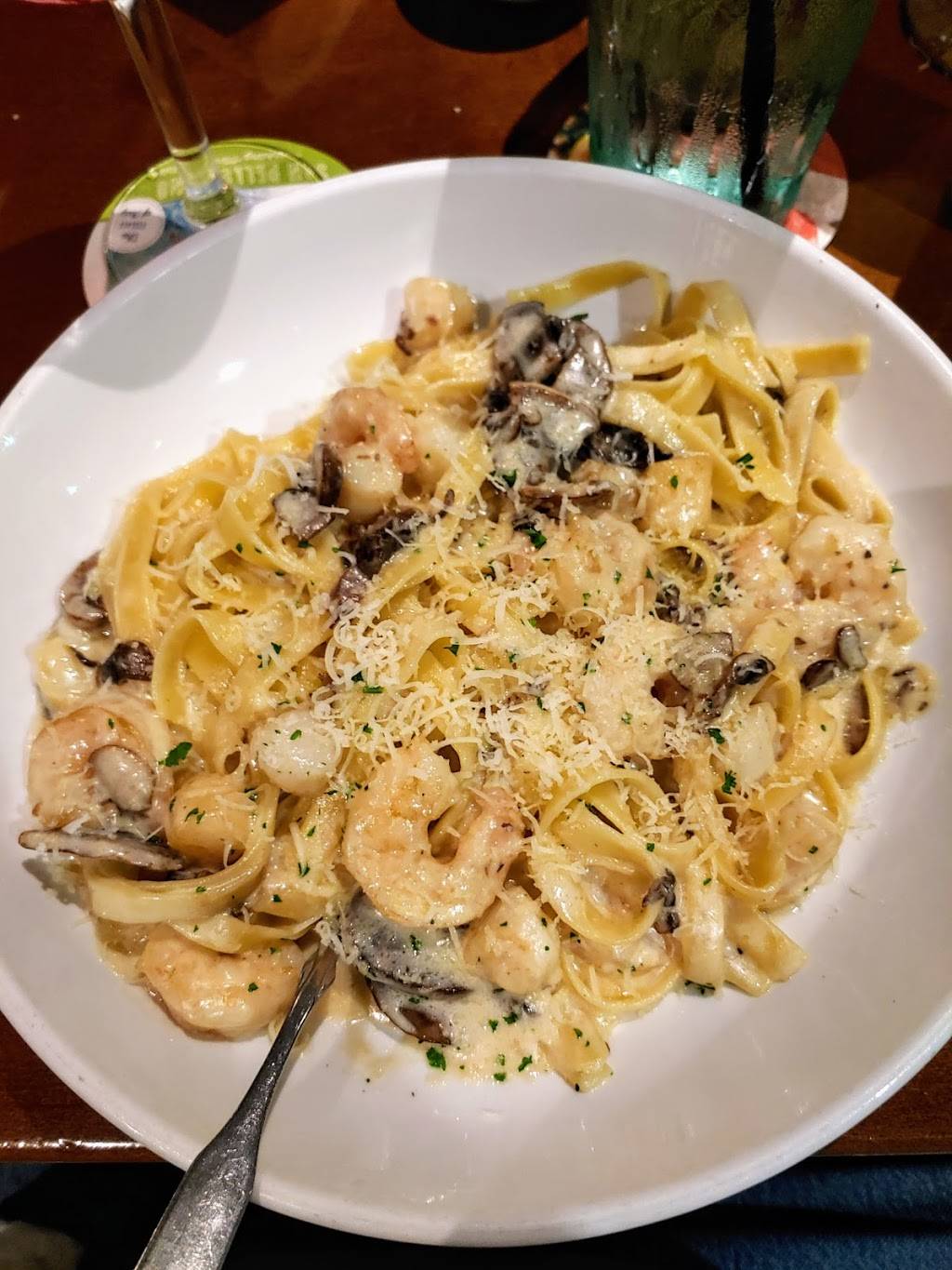 Olive Garden Italian Restaurant | 6050 Youngerman Circle, Orange Park, Jacksonville, FL 32244 | Phone: (904) 777-9827