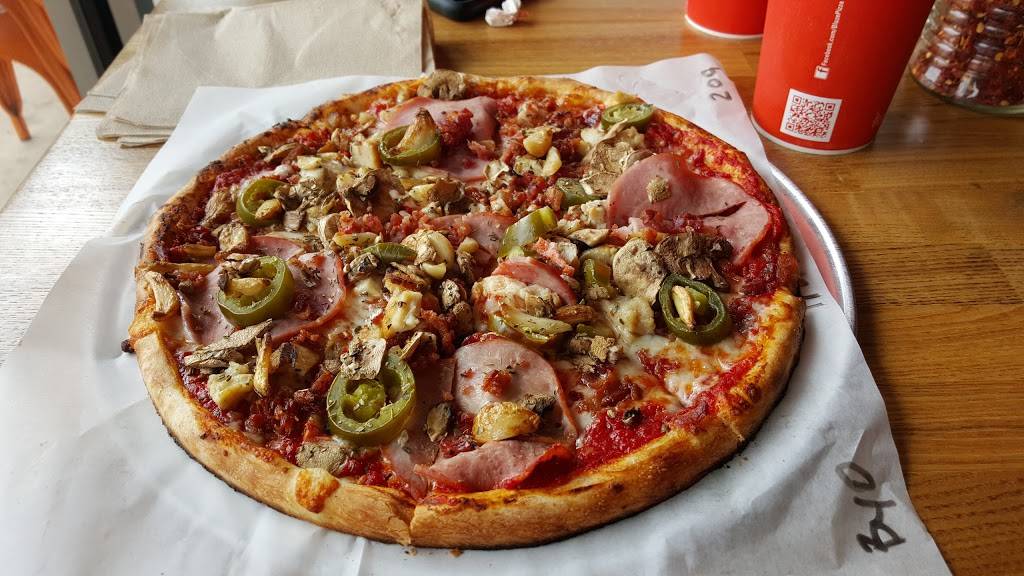 Blaze Pizza | 2410 W Memorial Rd, Oklahoma City, OK 73134, USA | Phone: (405) 256-1362