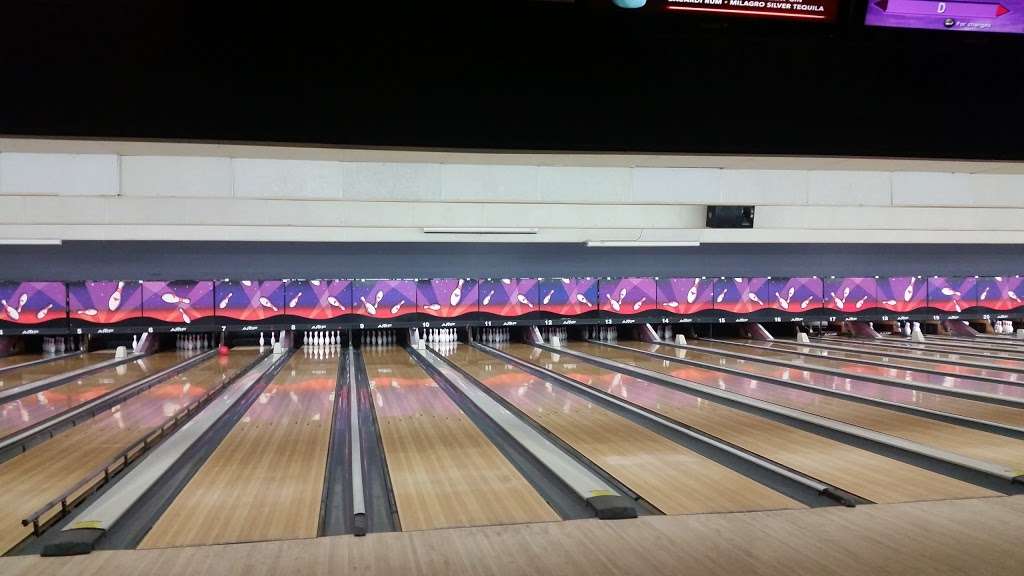 AMF College Lanes | 10201 College Blvd, Overland Park, KS 66210, USA | Phone: (913) 451-6400