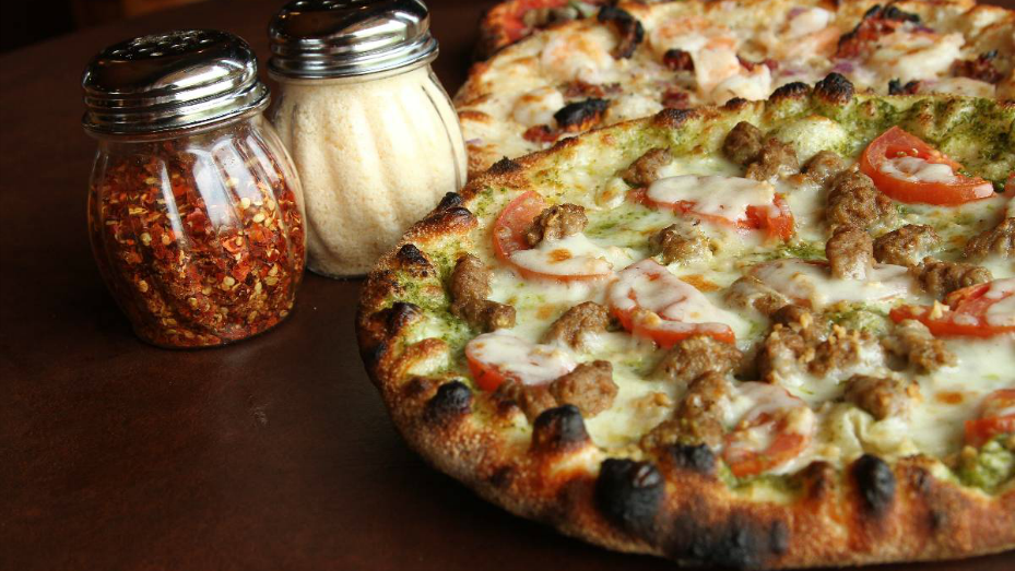 Chiusanos Brick Oven Pizzeria | 1713 Village West Pkwy, Kansas City, KS 66111, USA | Phone: (913) 299-8787