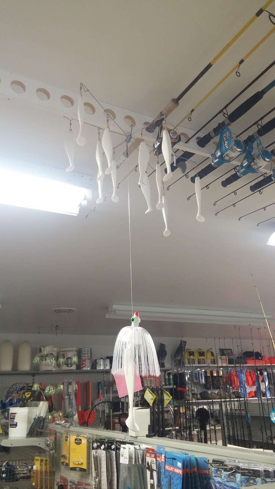 Hook Line-N-Sinker Tackle Shop | 5707 Caroline Ave, Rock Hall, MD 21661, USA | Phone: (410) 778-2561