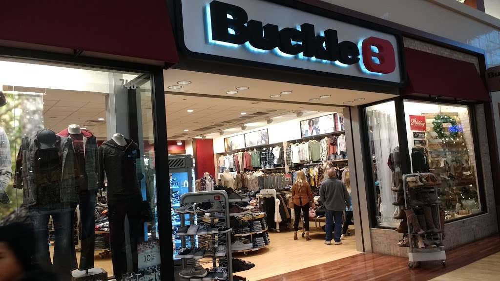 Buckle | 6170 Grand Ave #745, Gurnee, IL 60031, USA | Phone: (847) 856-8208