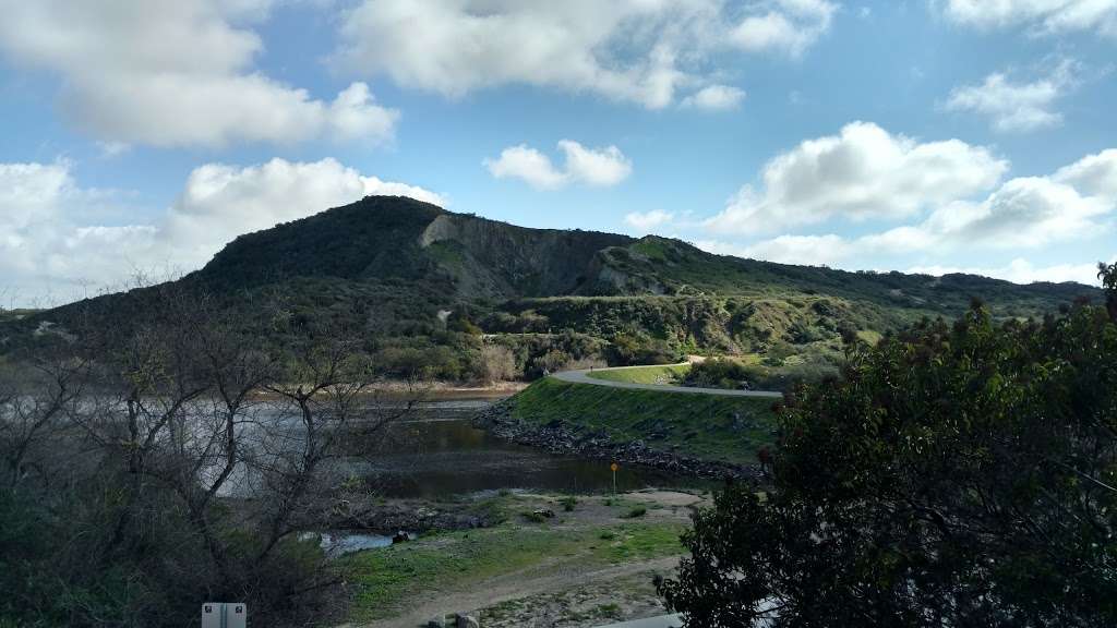 Lake Calavera Hiking Trail in Tamarack Ave, Carlsbad, CA 92010, USA