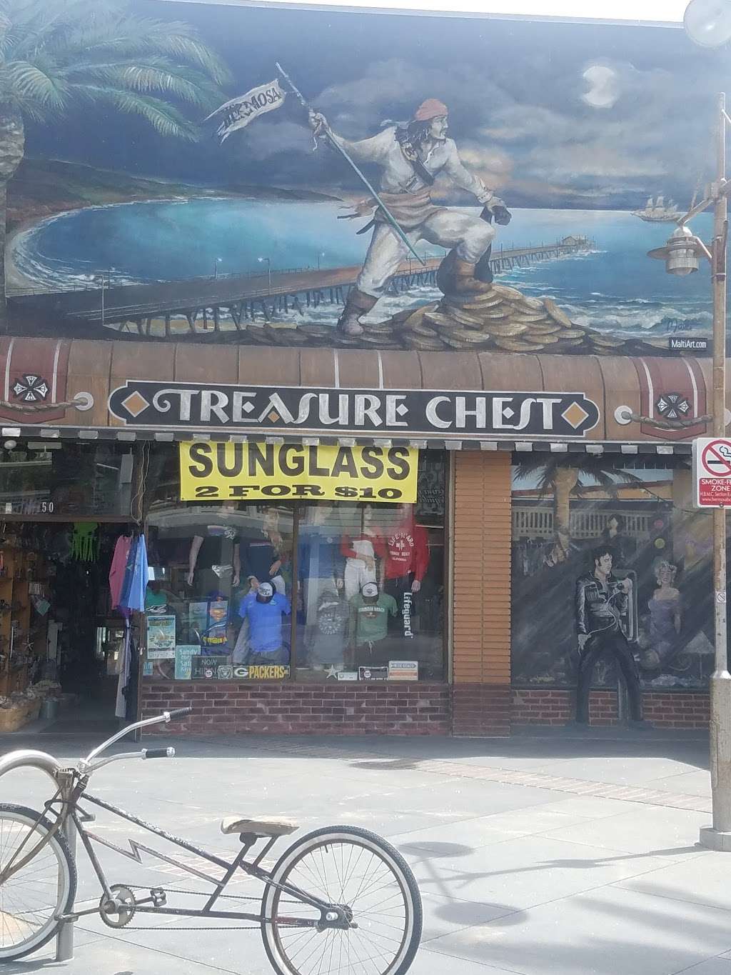 Treasure Chest | 50 Pier Ave, Hermosa Beach, CA 90254, USA | Phone: (310) 372-5644