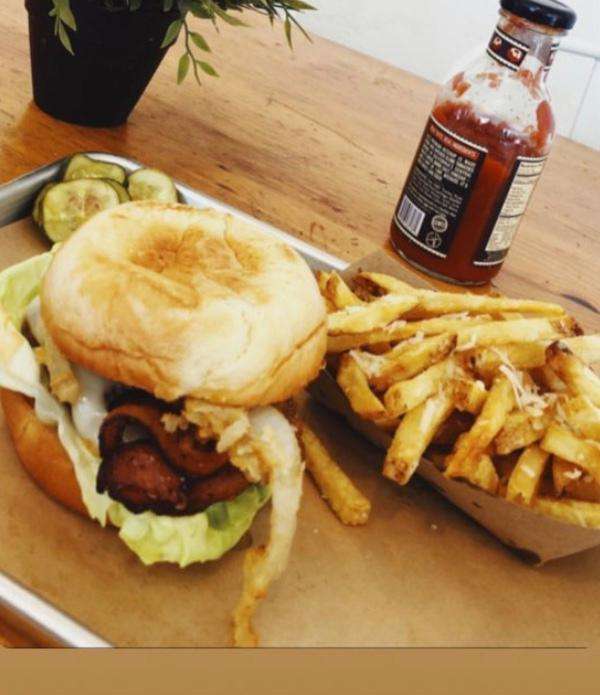 West Handmade Burgers | 18375 Sonoma Hwy, Sonoma, CA 95476 | Phone: (707) 343-1479