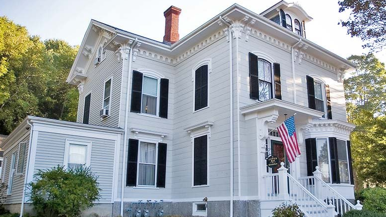 Ipswich Bed & Breakfast | 2 East St, Ipswich, MA 01938, USA | Phone: (978) 356-2431