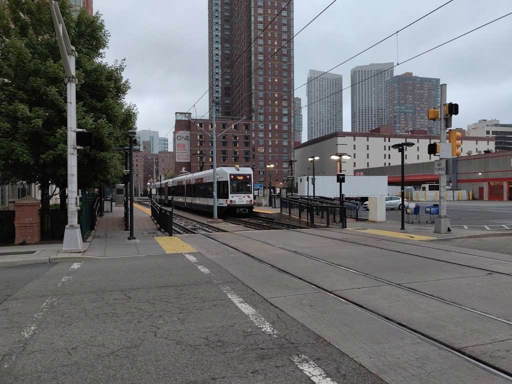 Harsimus Cove Light Rail Station | Jersey City, NJ 07302, USA