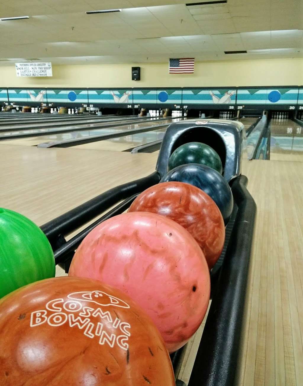 Knob Hill Country Lanes | 363 NJ-33, Manalapan Township, NJ 07726, USA | Phone: (732) 446-6001