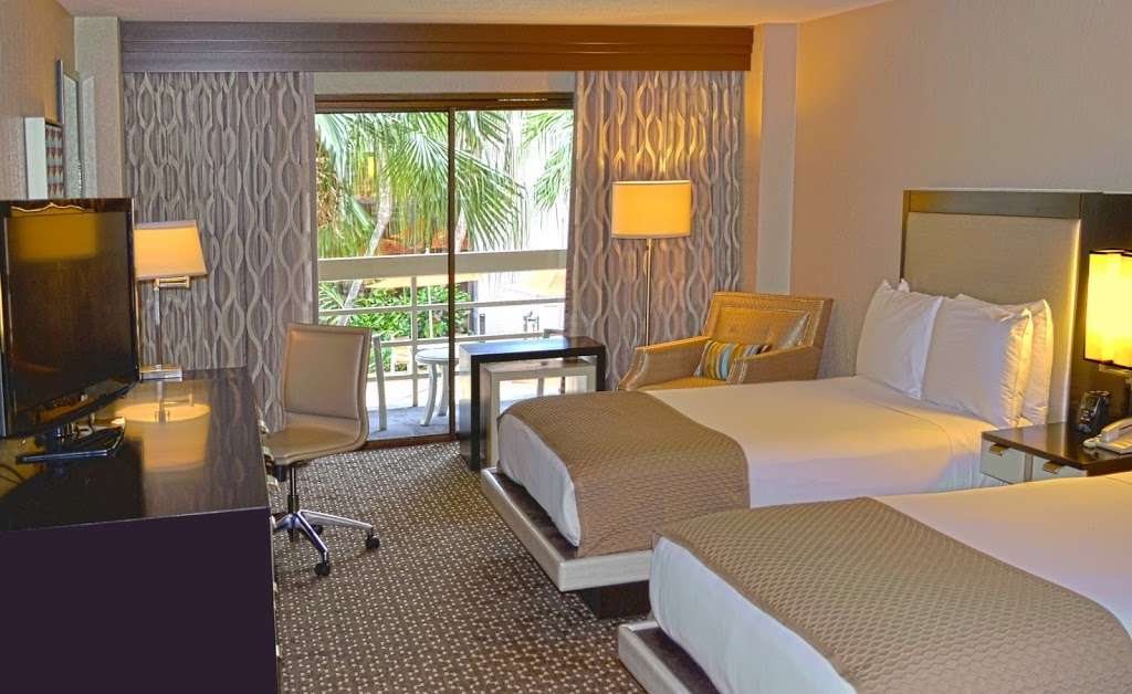 DoubleTree by Hilton Hotel Houston Hobby Airport | 8181 Airport Blvd, Houston, TX 77061, USA | Phone: (713) 645-3000