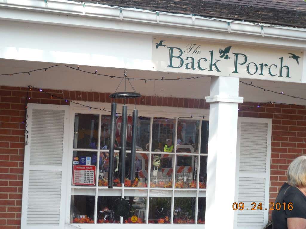 Back Porch | 205 Robert Parker Coffin Rd, Long Grove, IL 60047, USA | Phone: (847) 793-0771