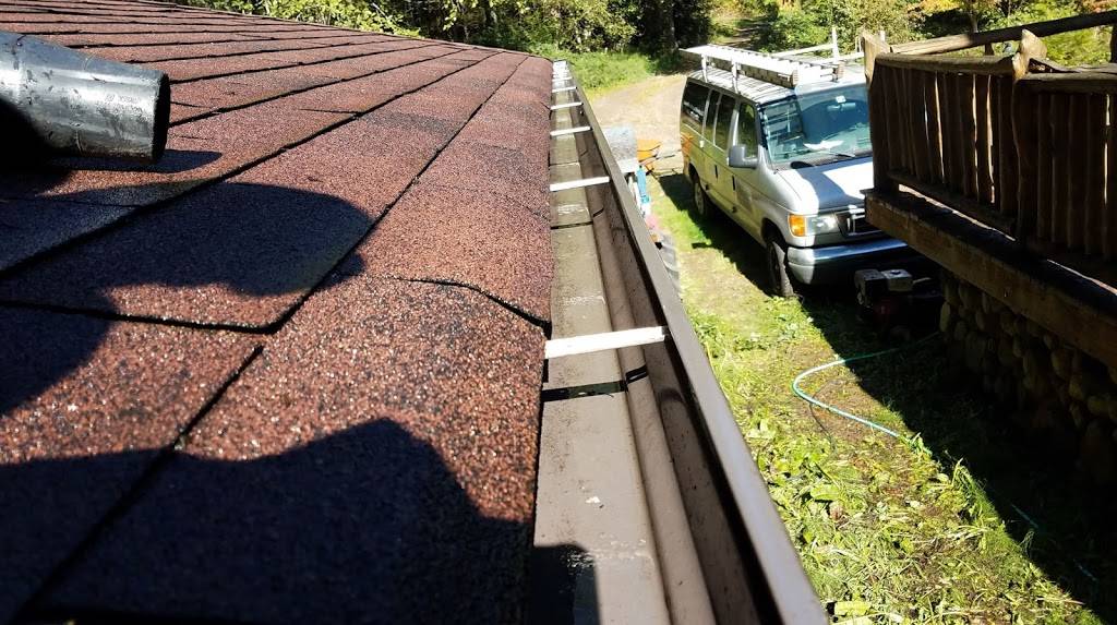 Harbor Roof & Gutter Cleaning | Moller Dr NW, Gig Harbor, WA 98332, USA | Phone: (253) 225-2852