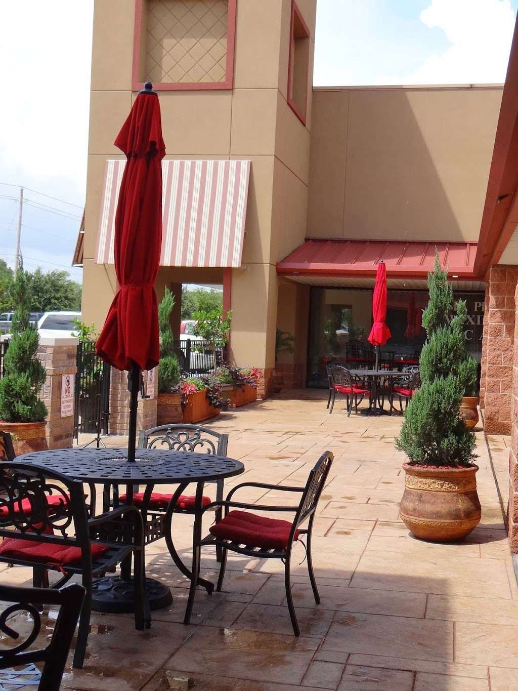 Friends Pub | 2407 W Parkwood Ave #115, Friendswood, TX 77546, USA | Phone: (281) 482-1313