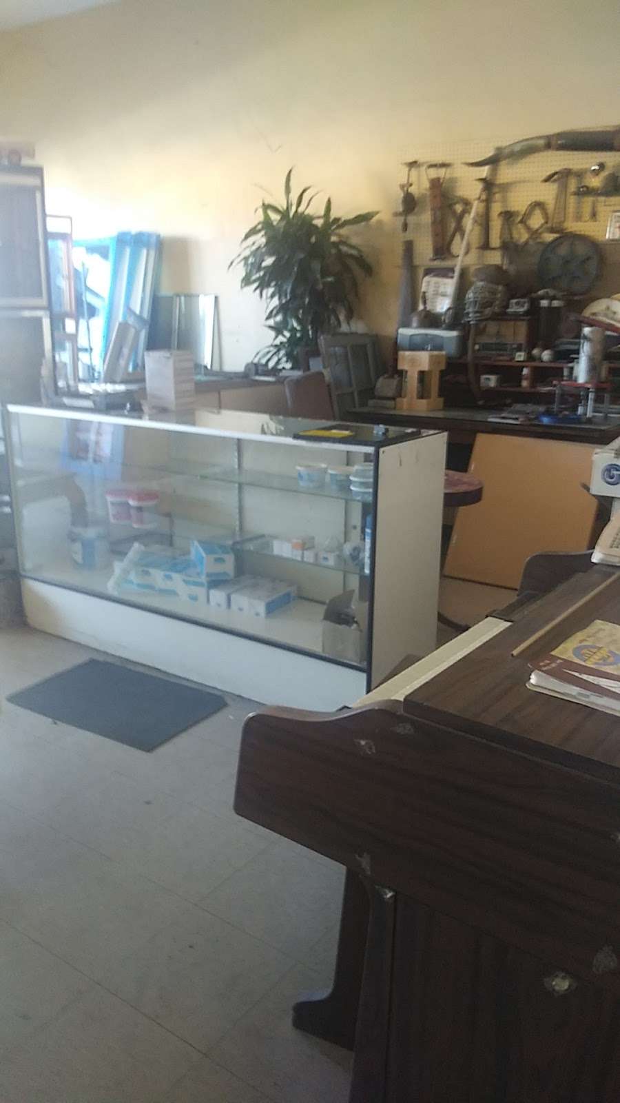 JPM Glass Co | 6628 Eastern Ave, Bell Gardens, CA 90201 | Phone: (323) 562-1878