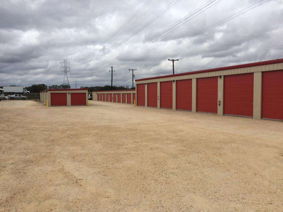 Braunig Lake Storage | 17812 IH 37 South, Elmendorf, TX 78112, USA | Phone: (210) 882-7867