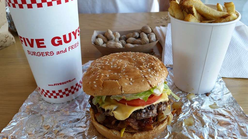 Five Guys | 39332 10th St W, Palmdale, CA 93551, USA | Phone: (661) 225-9880