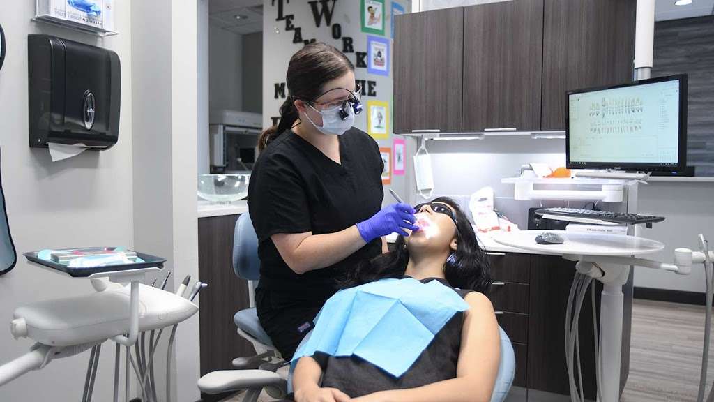 Woodshore Family Dentistry | 810 Dixie Dr Suite A, Clute, TX 77531, USA | Phone: (979) 341-9890