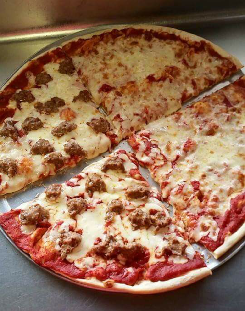 Wilmington Pizzeria | 205 E Baltimore St, Wilmington, IL 60481 | Phone: (815) 476-7011