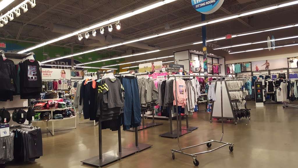 Old Navy | 30 International Dr S, Flanders, NJ 07836 | Phone: (973) 347-3311