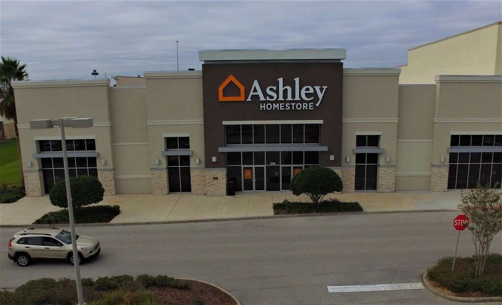 Ashley HomeStore | 5400 Grandview Pkwy, Davenport, FL 33837, USA | Phone: (863) 588-1699