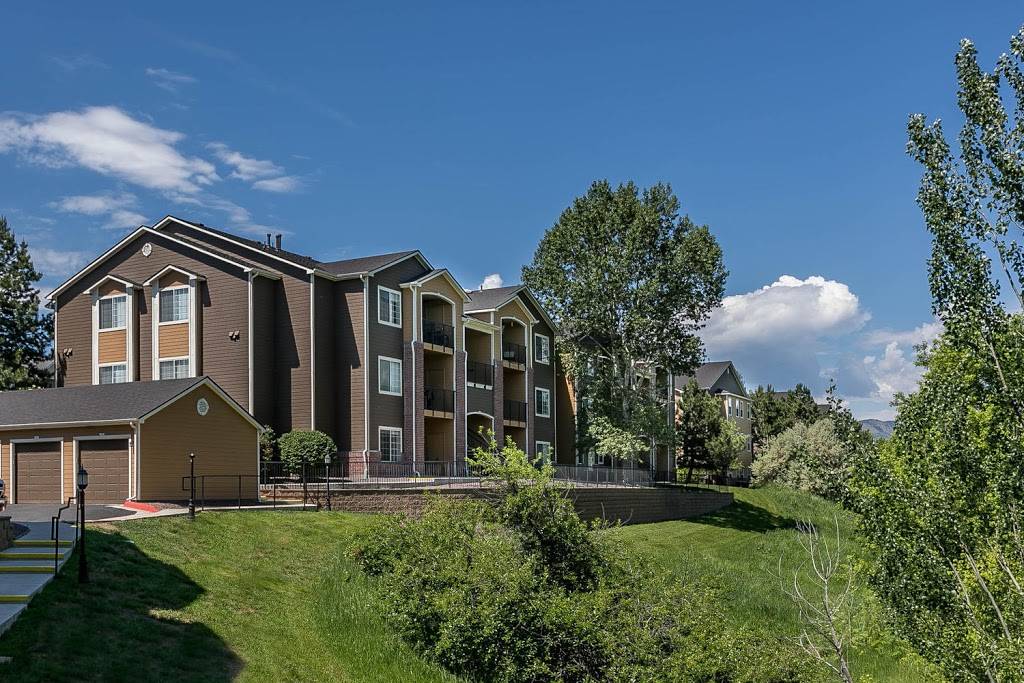 The Crossings at Bear Creek Apartments | 10117 W Dartmouth Pl, Lakewood, CO 80227, USA | Phone: (720) 689-0755