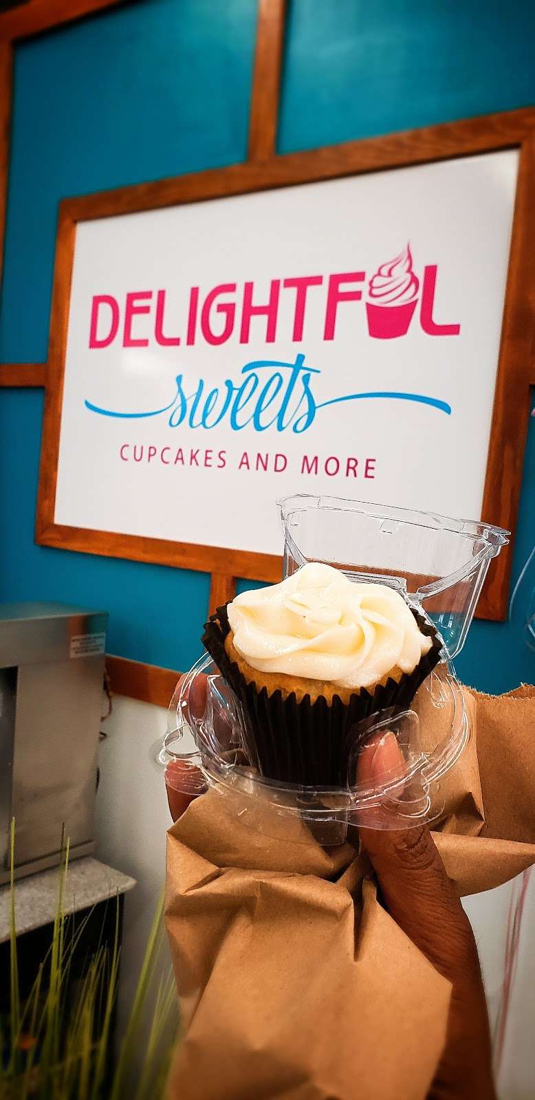 Delightful Sweets | Market Place, 324 E Belt Line Rd #206, DeSoto, TX 75115, USA | Phone: (469) 319-0889