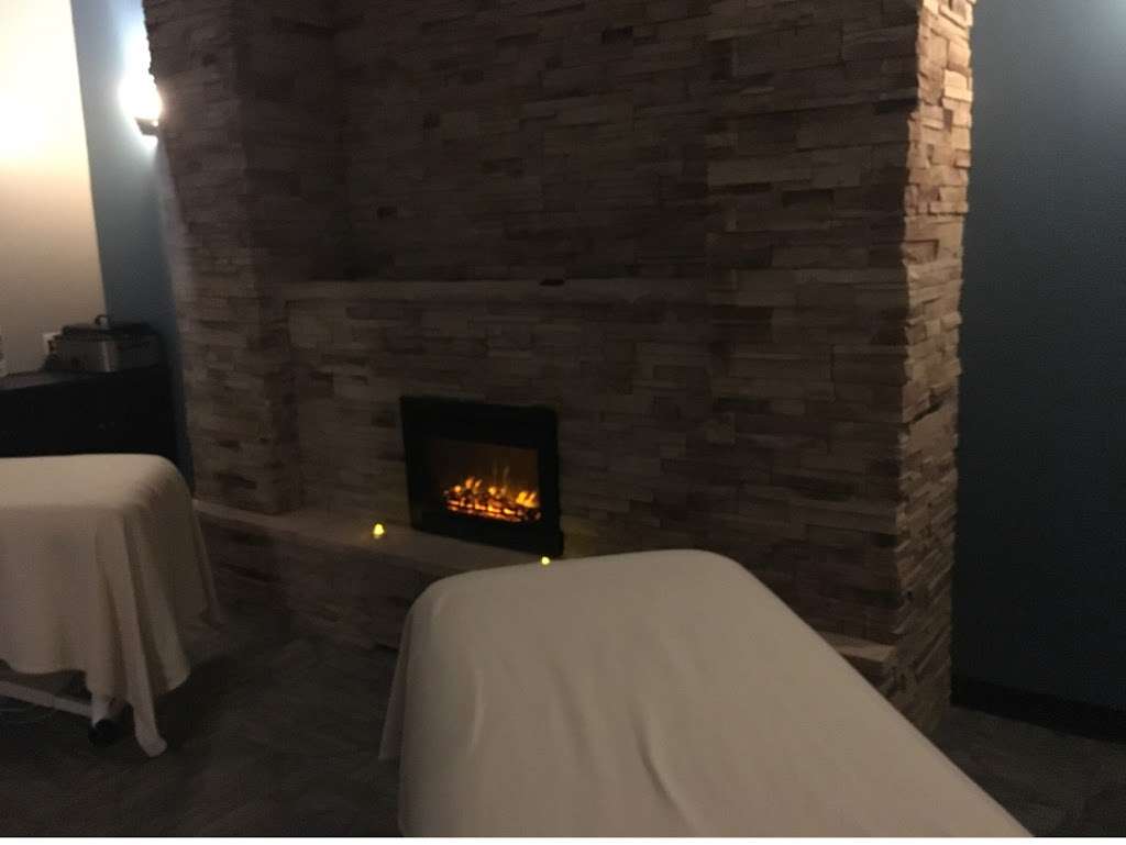 Hand & Stone Massage and Facial Spa | 9930 Clint Moore Rd, Boca Raton, FL 33496 | Phone: (561) 771-9637