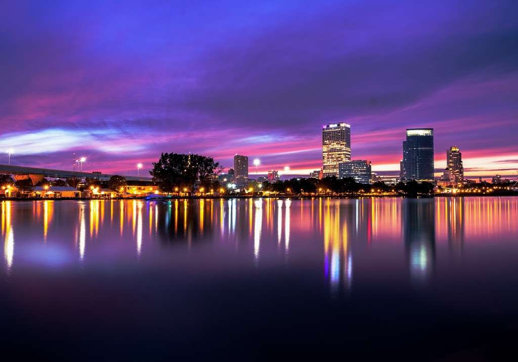 Lakeshore State Park - 500 N Harbor Dr, Milwaukee, WI 53202