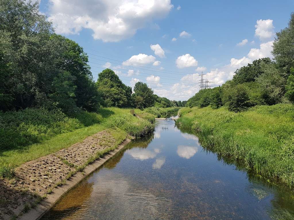 Roding Valley nature reserve | Chigwell IG7 6BL, UK | Phone: 020 8500 3094