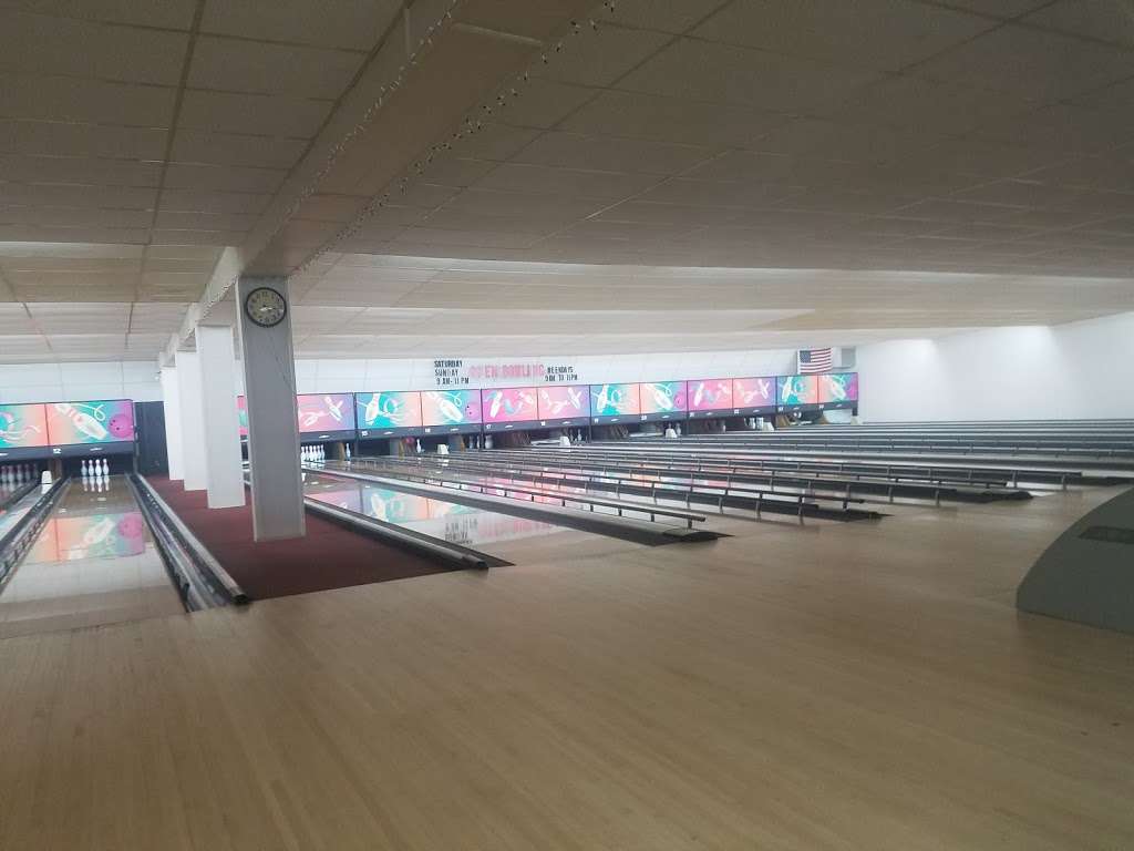 Earl Bowl Lanes | 251 N West End Blvd, Quakertown, PA 18951, USA | Phone: (215) 536-7199