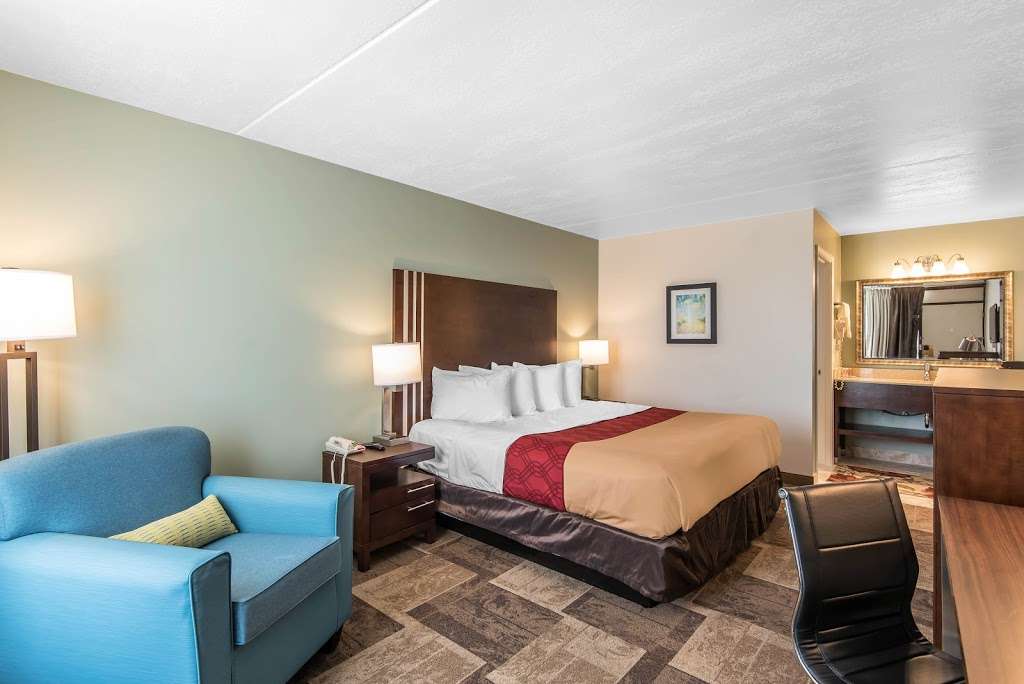 Econo Lodge Oak Grove-Blue Springs | 410 SE 1st St, Oak Grove, MO 64075 | Phone: (816) 690-3681