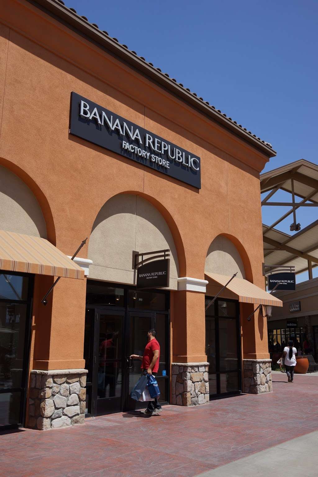 Banana Republic | 5701 Outlets at Tejon Pkwy #890, Arvin, CA 93203 | Phone: (661) 858-1094