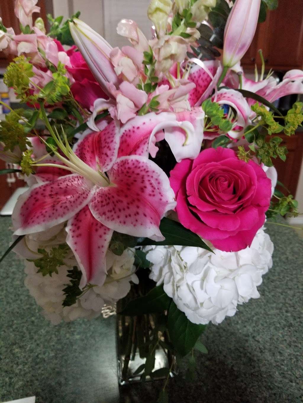 DJ FLOWERS & GIFTS | 533 TX-121, Lewisville, TX 75067, USA | Phone: (972) 459-5828