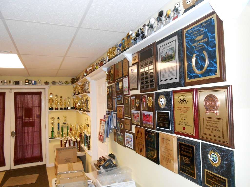 Trophies "R" Us, Inc. | 949 Summit Point Rd, Summit Point, WV 25446, USA | Phone: (304) 261-4063