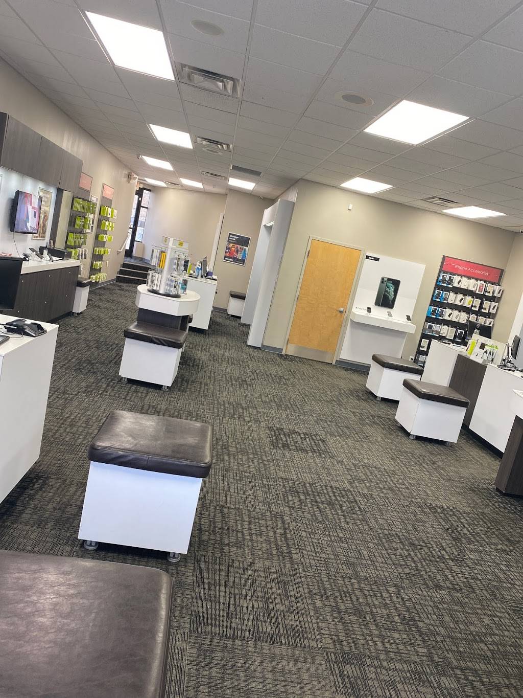 Verizon Authorized Retailer – Victra | 3705 Isabella Ave, Cincinnati, OH 45209, USA | Phone: (513) 337-0243