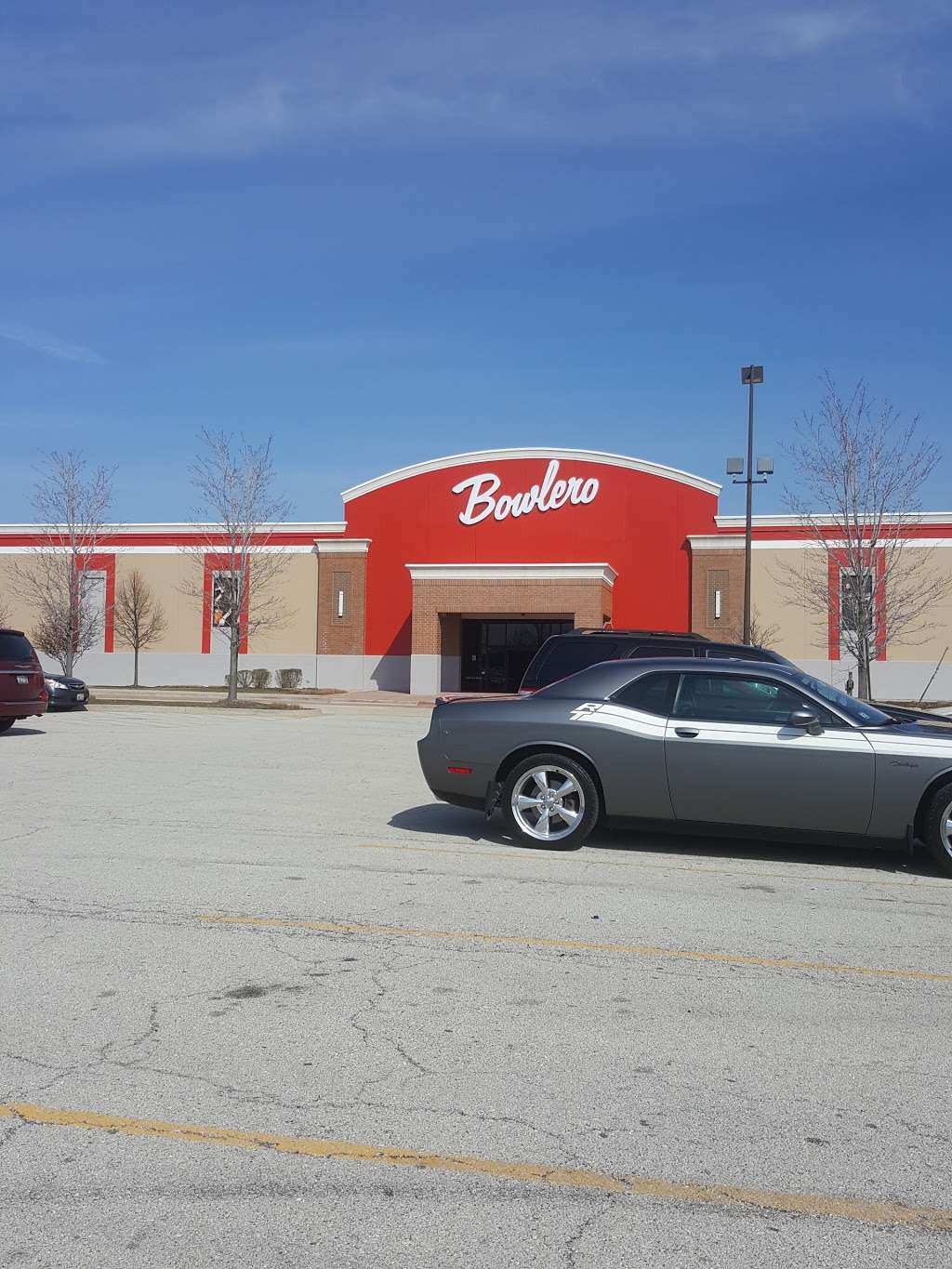 Bowlero Romeoville | 735 Center Blvd, Romeoville, IL 60446, USA | Phone: (630) 378-2695