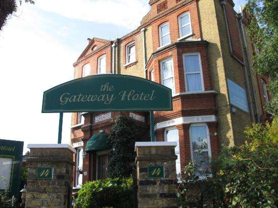 The Gateway Hotel | 14 Balham Hill, London SW12 9EB, UK | Phone: 020 8673 7001