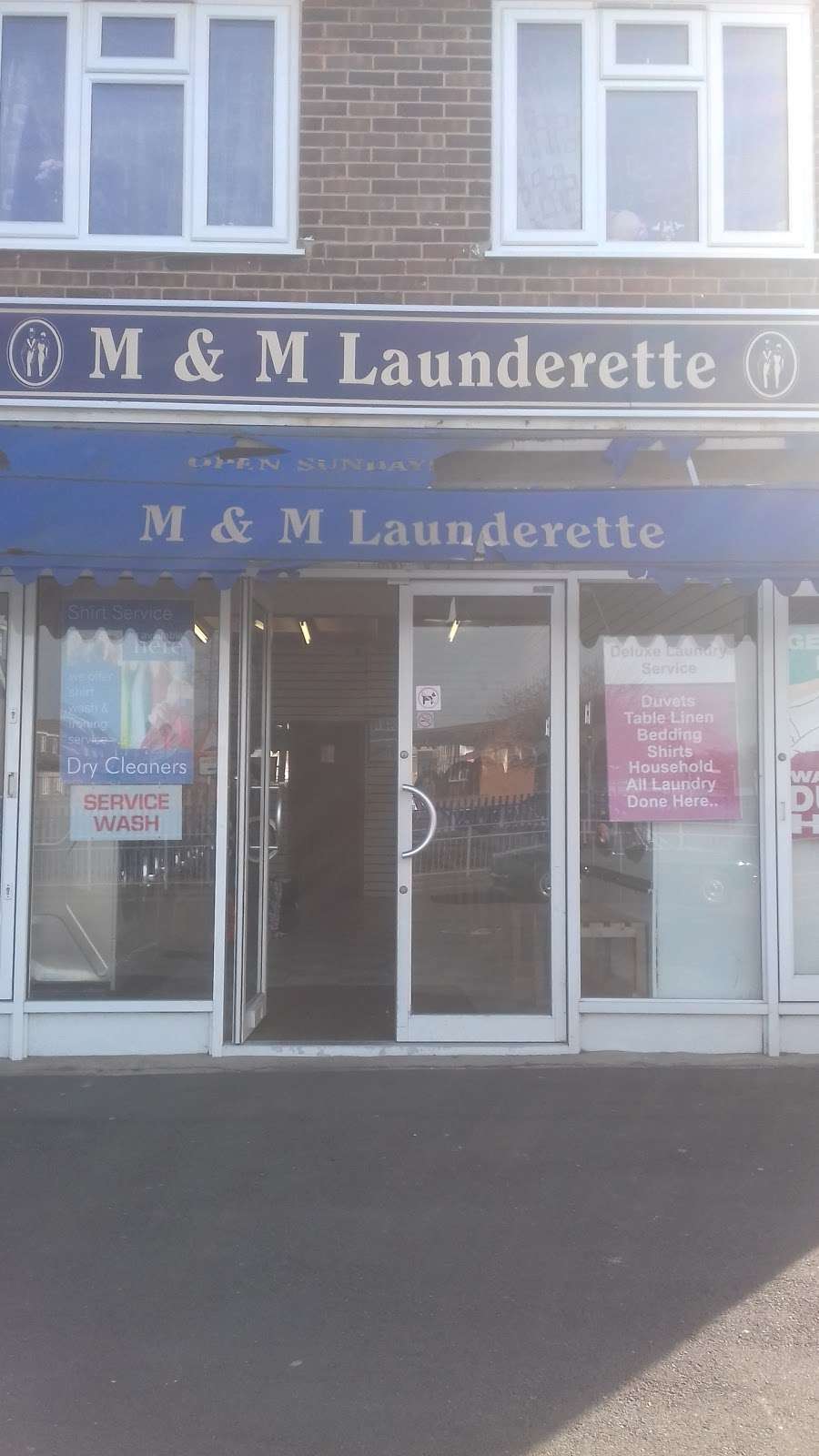 M & M Launderette | 185 Vale Rd, Epsom KT19 0PJ, UK | Phone: 020 8394 2028